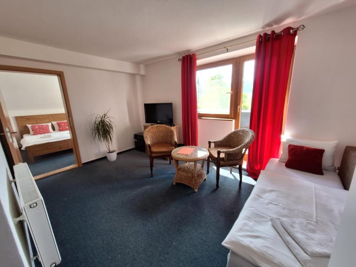 Vila Fenix B&B Ruzomberok Eksteriør billede